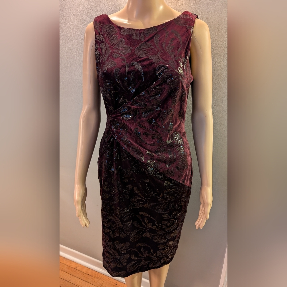 NEIMAN MARCUS Wine/Burgundy Velvet Sequin/Beaded Dress size 6 New No Tags
